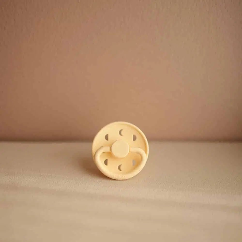 CUMLÍK FRIGG MOON PHASE PALE DAFFODIL, 0-6M, KAUČUK – Obrázok 3