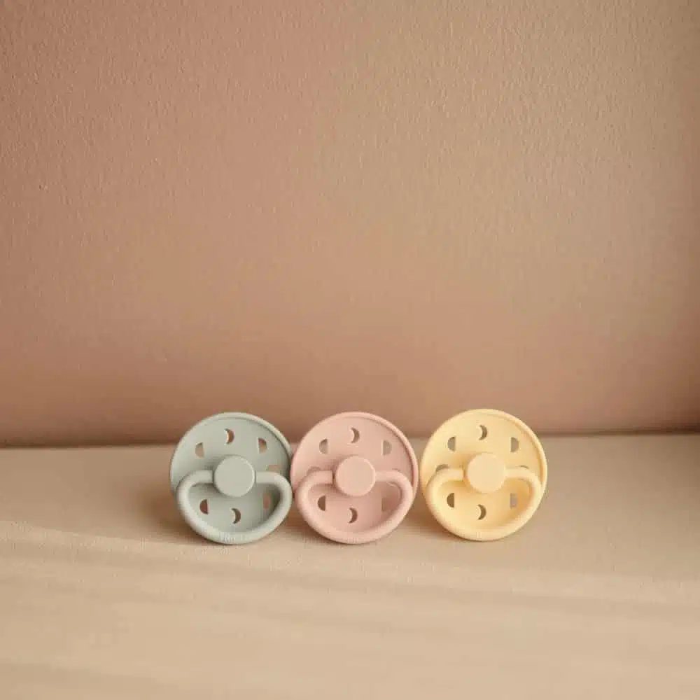 CUMLÍK FRIGG MOON PHASE PALE DAFFODIL, 0-6M, KAUČUK – Obrázok 4