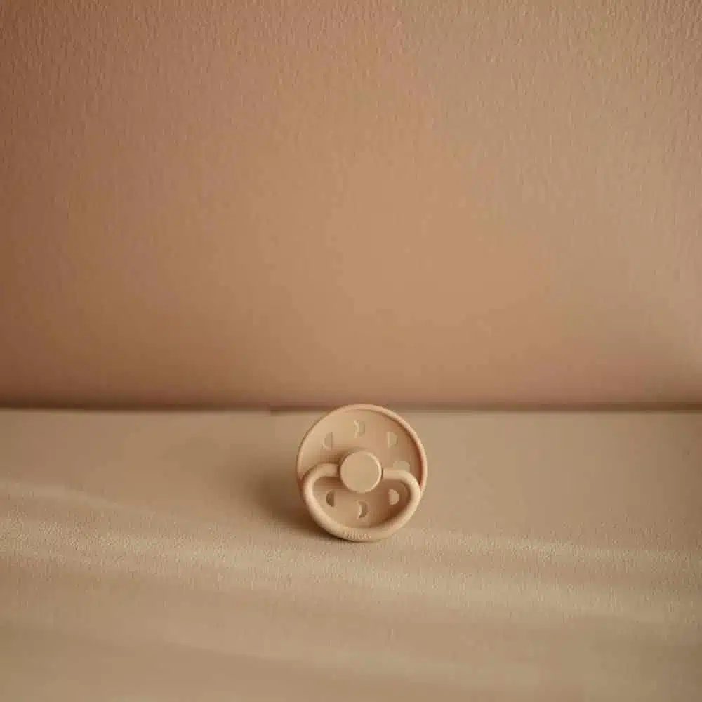 CUMLÍK FRIGG MOON PHASE CROISSANT, 0-6M, KAUČUK – Obrázok 3