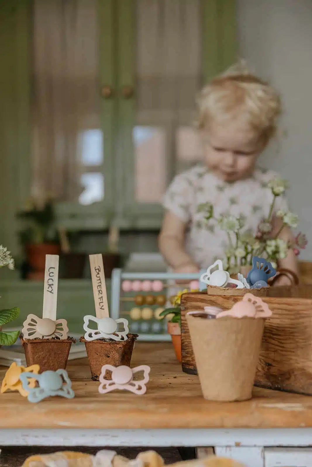 SYMETRICKÝ CUMLÍK FRIGG LUCKY POWDER BLUE, 0-6M, SILIKÓN – Obrázok 7