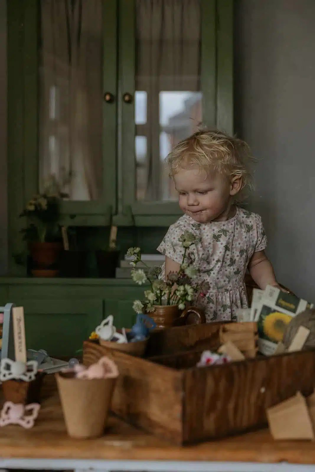 SYMETRICKÝ CUMLÍK FRIGG LUCKY PRIMROSE, 6-18M, SILIKÓN – Obrázok 8