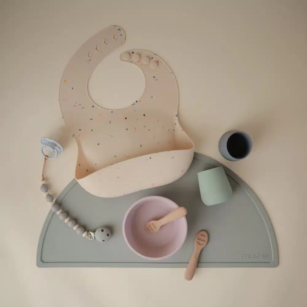 SILIKÓNOVÝ ŠTARTOVACÍ POHÁRIK MUSHIE - SOFT LILAC – Obrázok 3