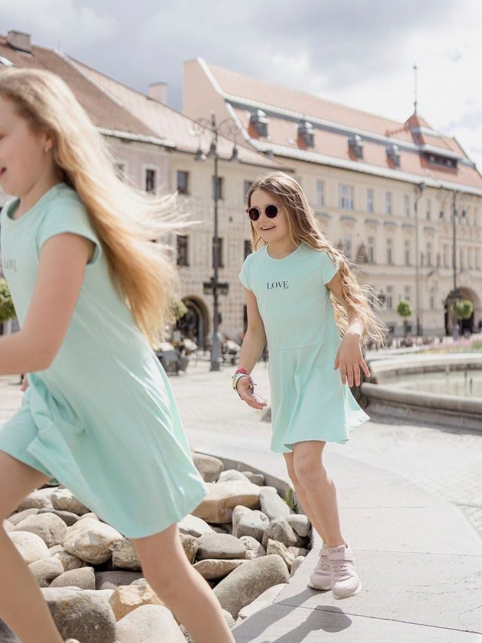 Dievčenské šaty športové LOVE s krátkym rukávom - 122 - Mentolová