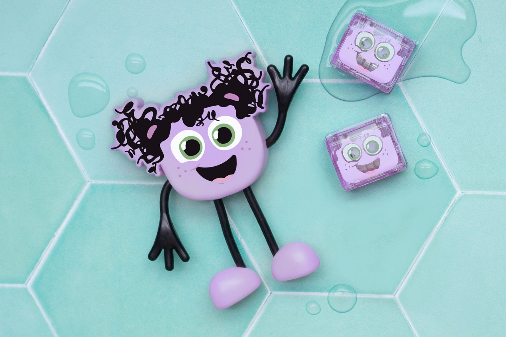 Sada Figúrka Lumi a 2 senzorické svietiace kocky do vody – Obrázok 2
