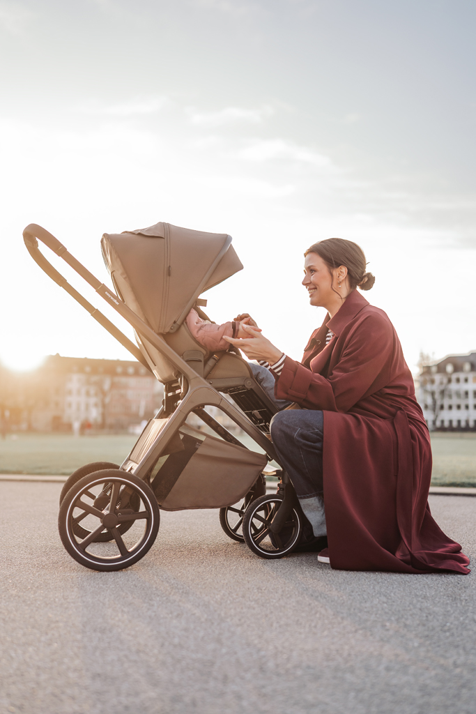 EASYWALKER Kočík kombinovaný Zoey Pure Black + CBX By CYBEX Aton B2 i-Size + základňa - Image 8